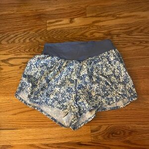 offline by aerie real me shorts
size medium